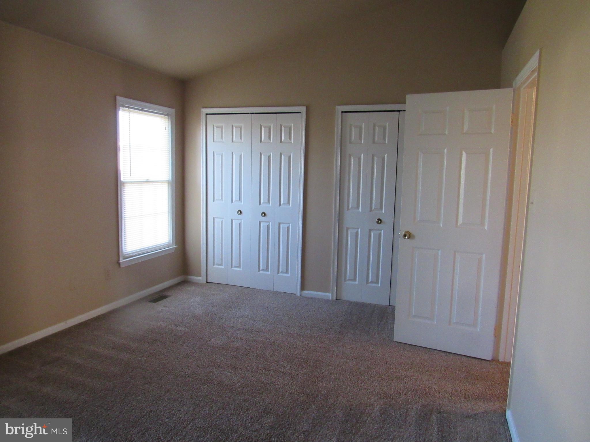 ASHBURN FARM - Residential Lease