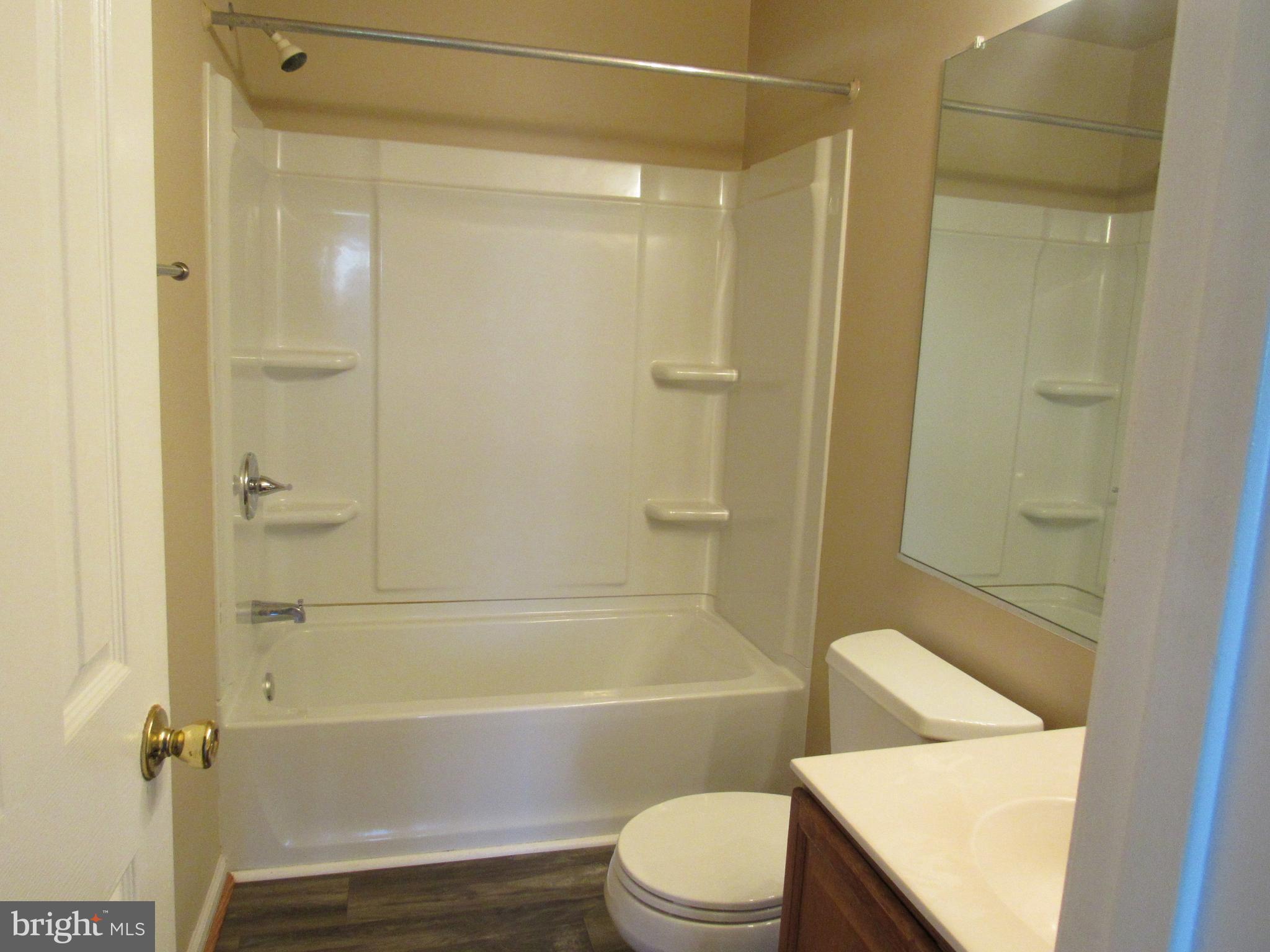 ASHBURN FARM - Residential Lease