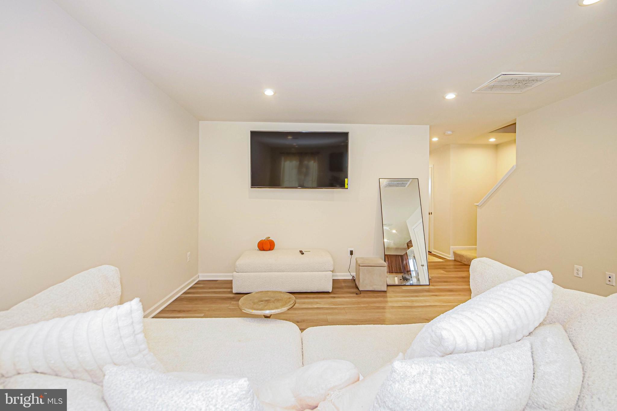 CARDINAL POINTE - Residential