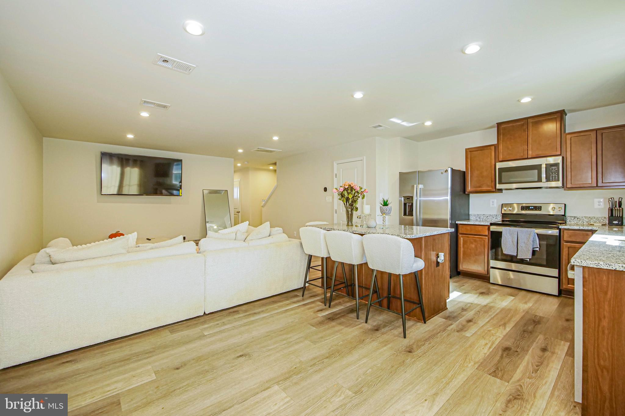 CARDINAL POINTE - Residential