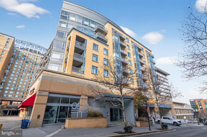 This spacious one bdrm condo has a bonus den that can be used as an office space or a second bdrm! This  apartment boasts plenty of natural light, a gym and rec room, a balcony overlooking a serene courtyard, and a large master bdrm with two closets! It is also walking distance to grocery stores, PG plaza mall, a movie theater, several eateries, and LA Fitness gym! One parking spot is included in your rent!