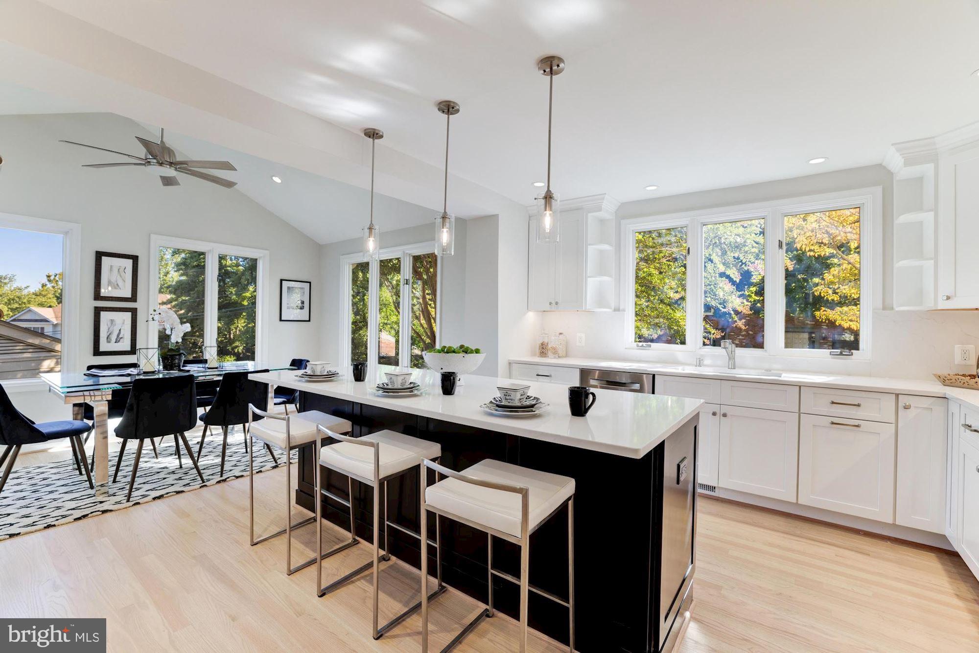 COUNTRY CLUB HILLS - Residential