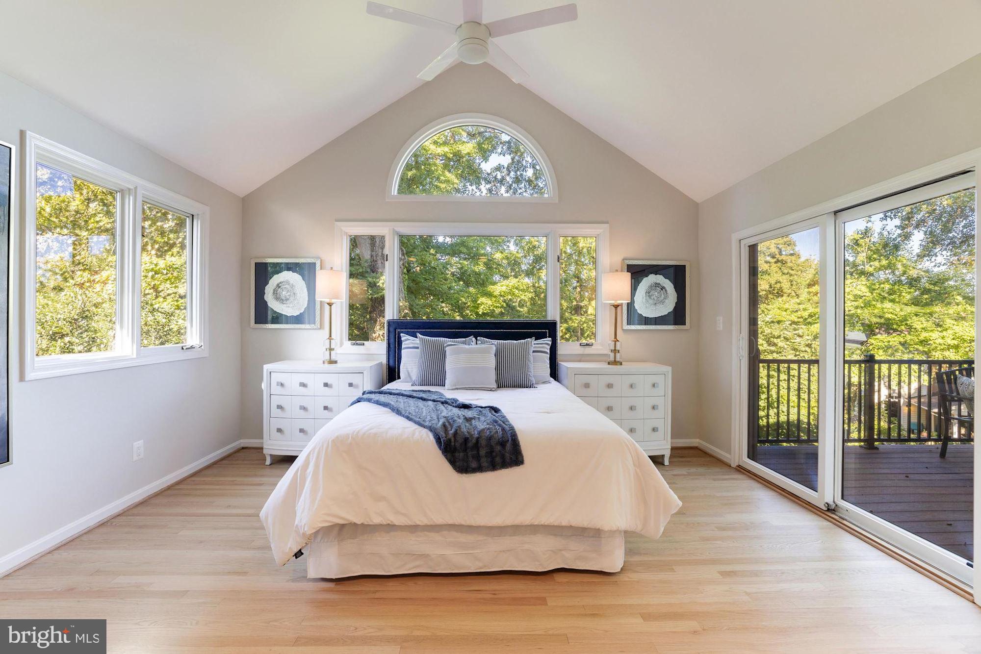 COUNTRY CLUB HILLS - Residential