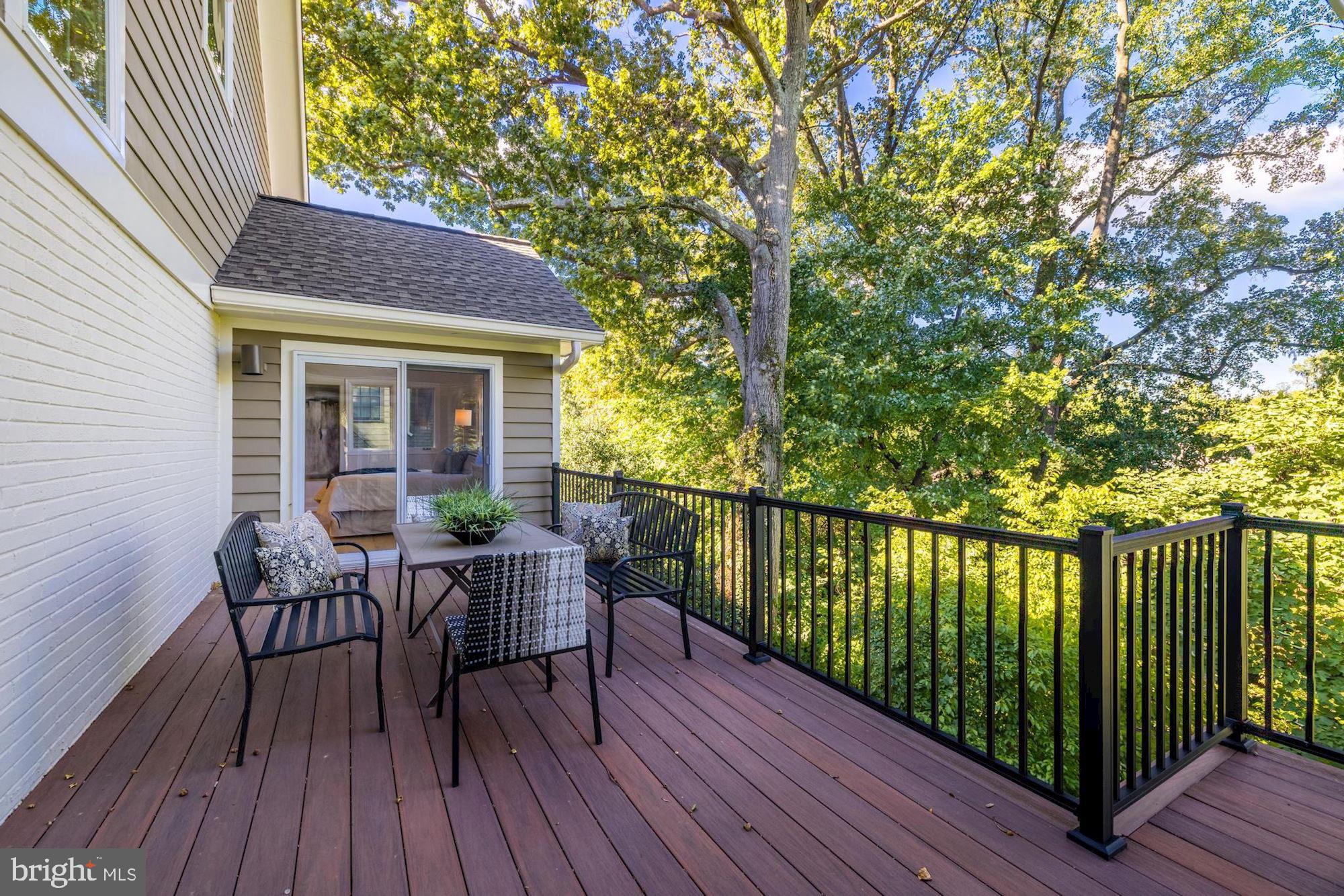 COUNTRY CLUB HILLS - Residential