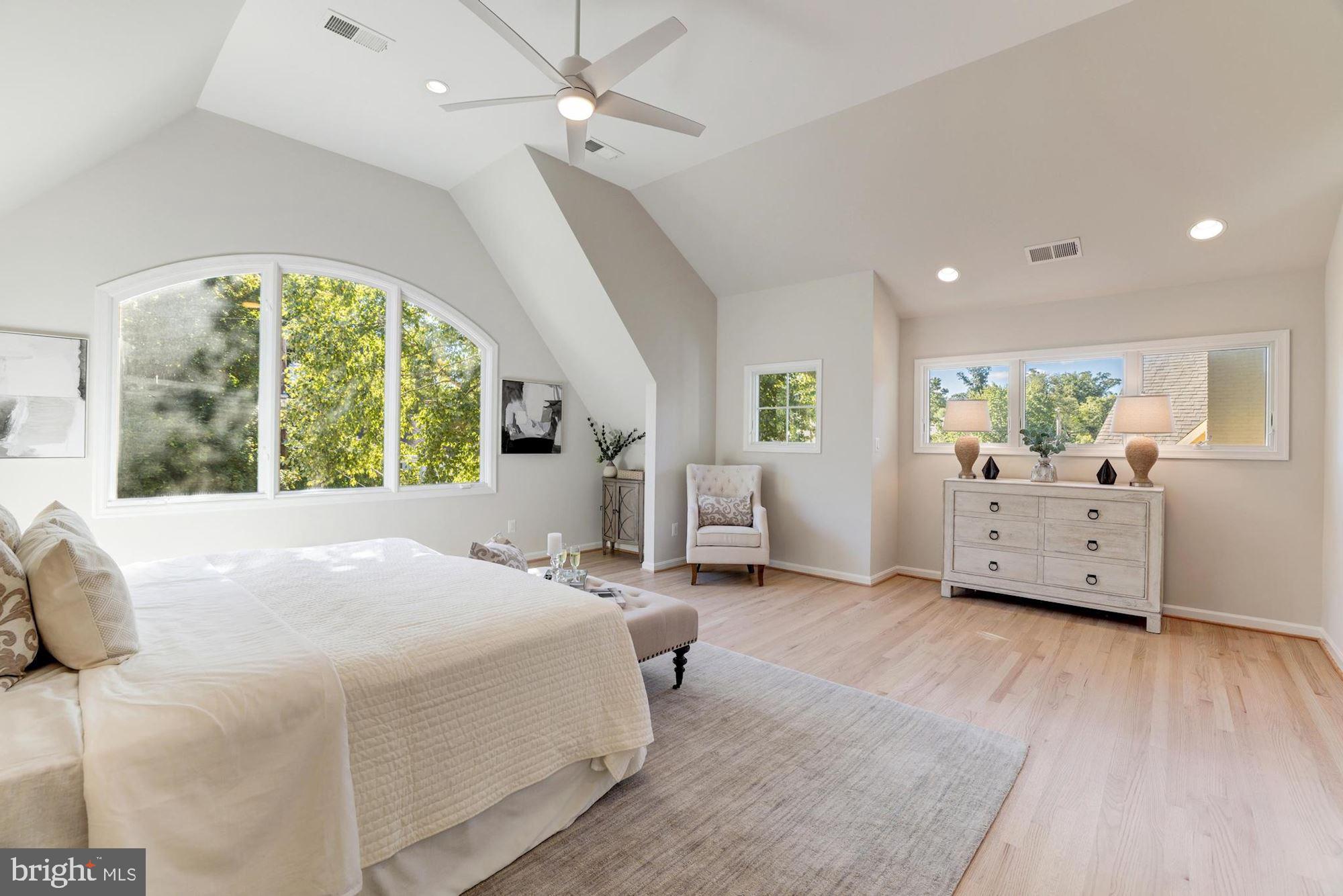 COUNTRY CLUB HILLS - Residential