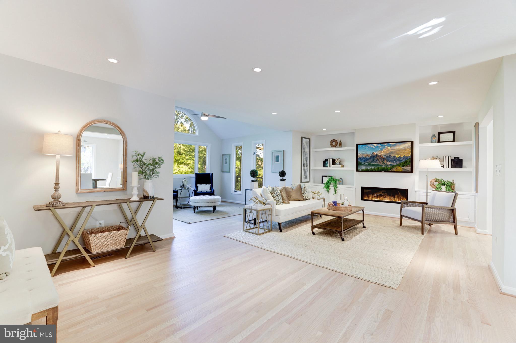 COUNTRY CLUB HILLS - Residential