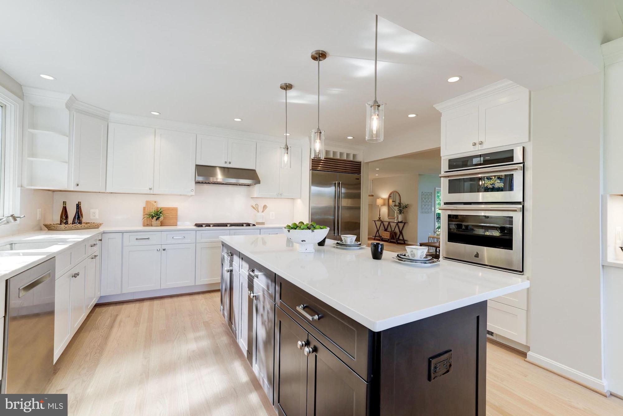 COUNTRY CLUB HILLS - Residential