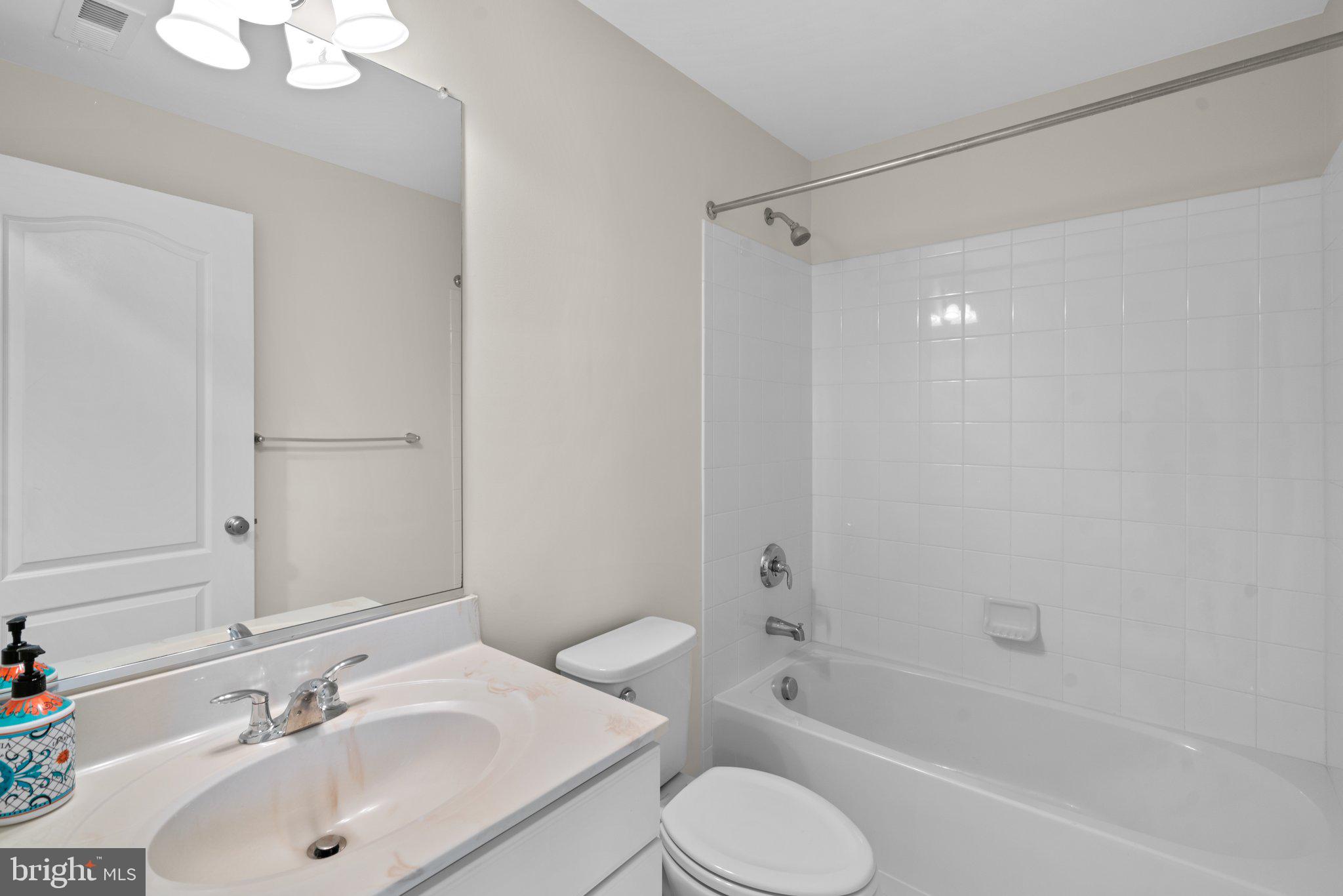 THE ENCLAVE - ARUNDEL PRESERVE - Residential Lease