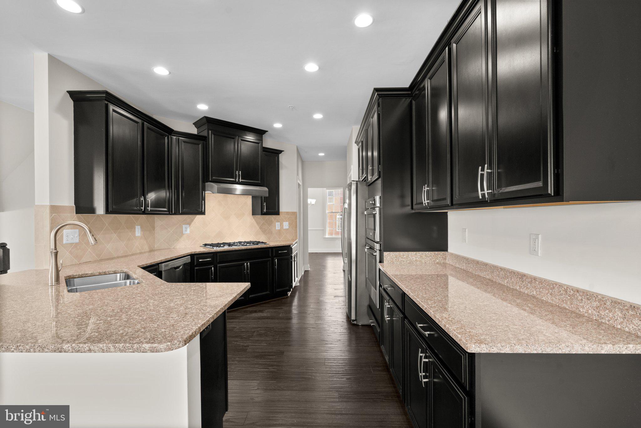 THE ENCLAVE - ARUNDEL PRESERVE - Residential Lease