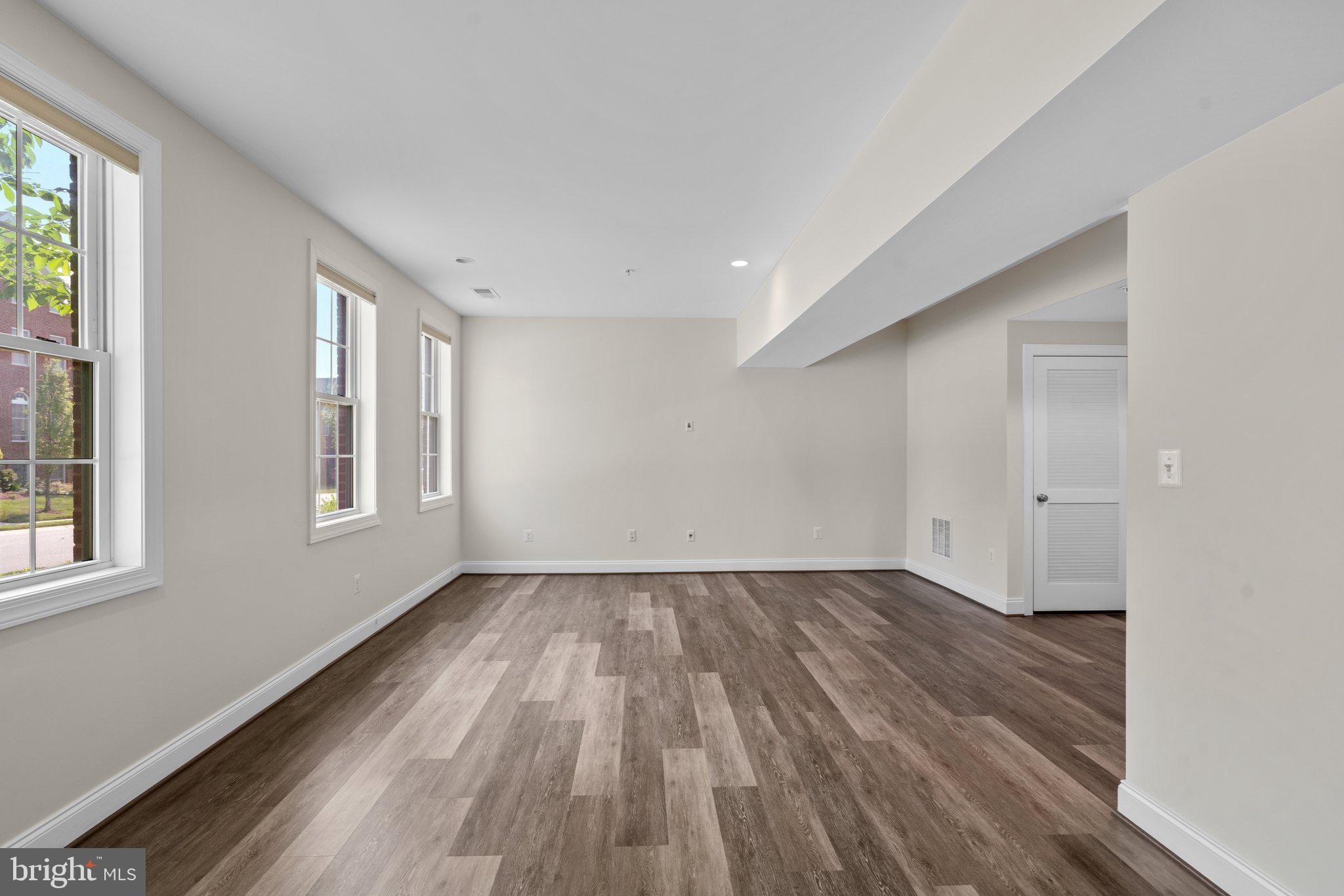 THE ENCLAVE - ARUNDEL PRESERVE - Residential Lease