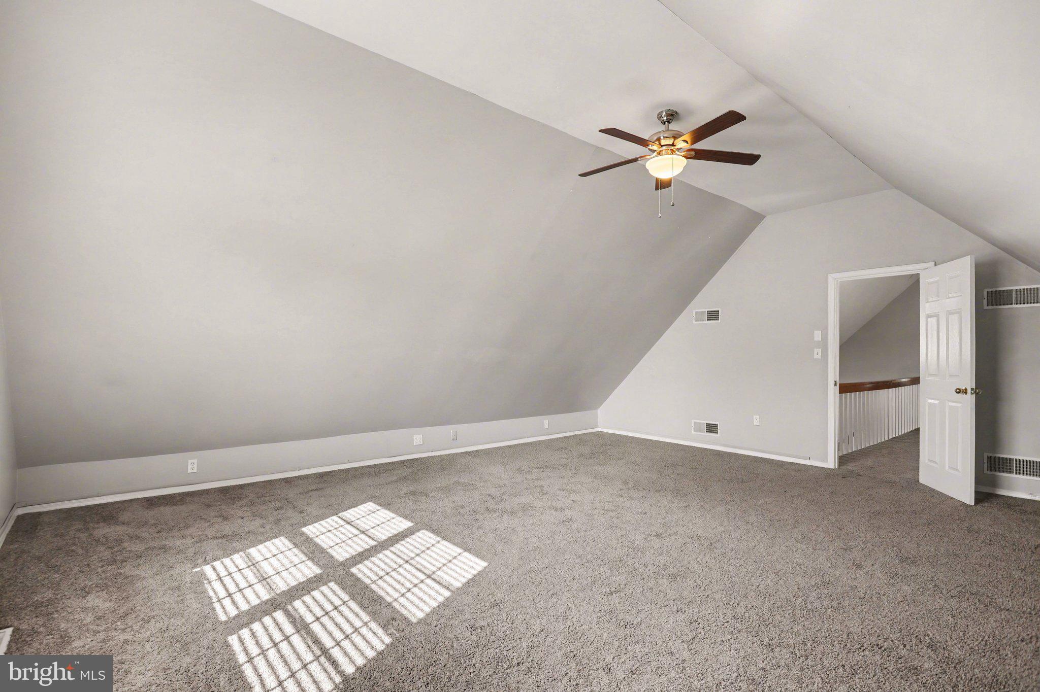 GLEN EAGLE - Residential