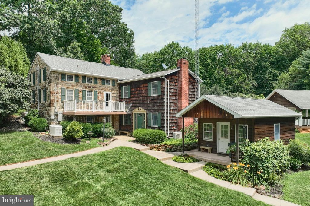 Photo of 7734 Blue Hill Road, GLENVILLE, PA 17329 (MLS # PAYK2086354)
