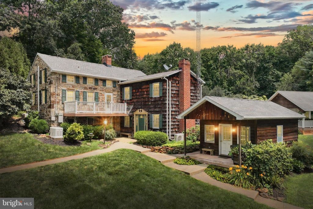 Photo of 7734 Blue Hill Road, GLENVILLE, PA 17329 (MLS # PAYK2086354)