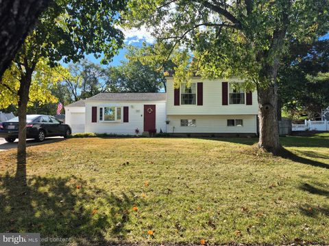 Homes For Sale - 2217 Pinefield Way<br/> WALDORF, MD 20601