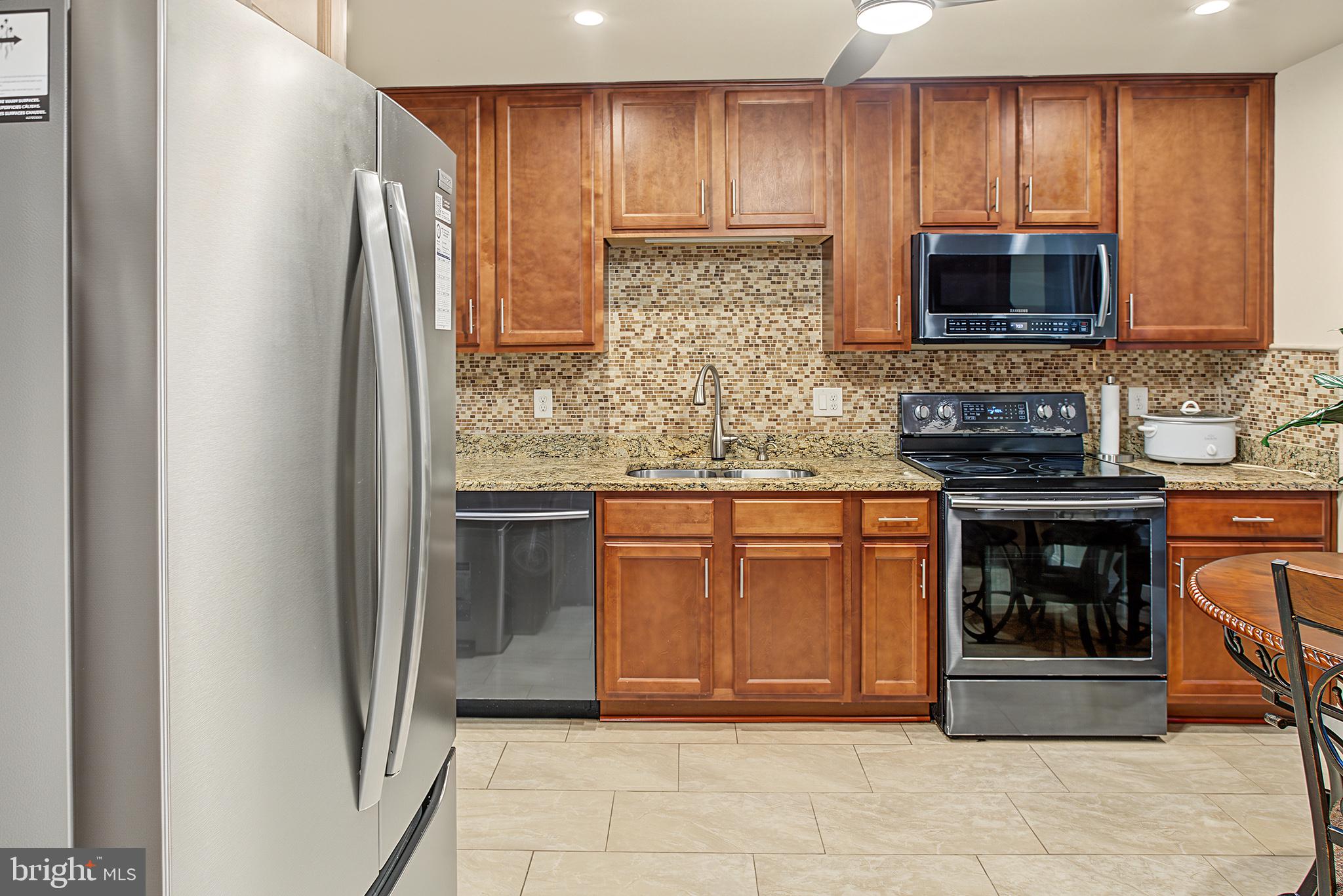 9075 GAVELWOOD COURT