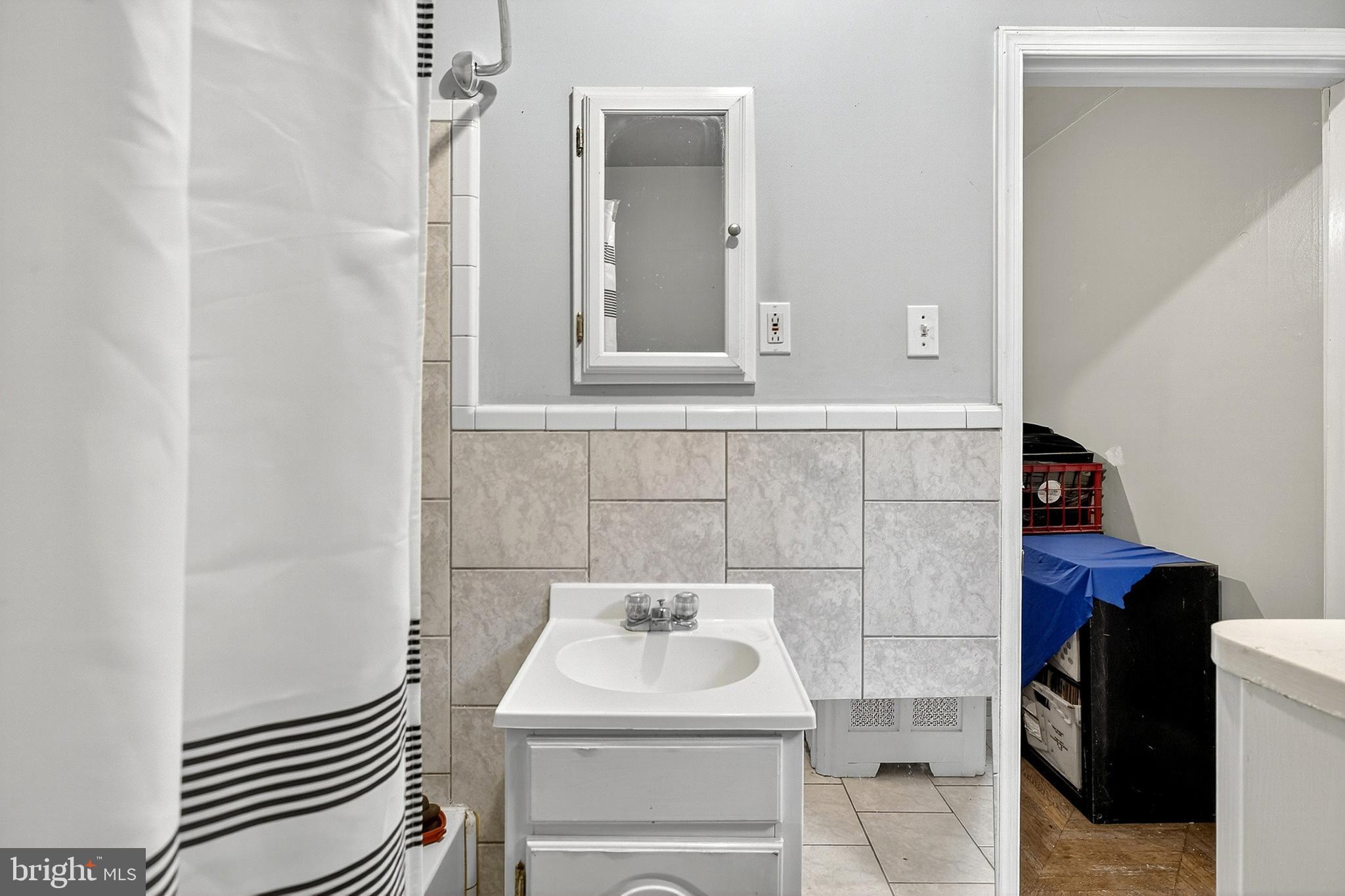 SPRUCE HILL - Residential