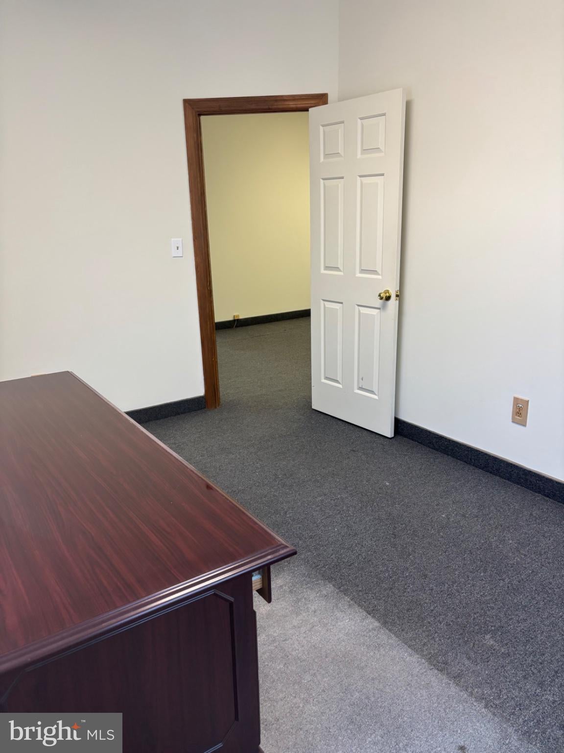 739 S WHITE HORSE PIKE