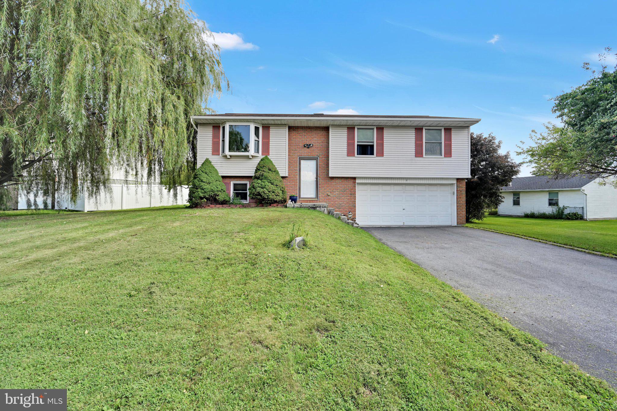 4 EDGEMONT LANE