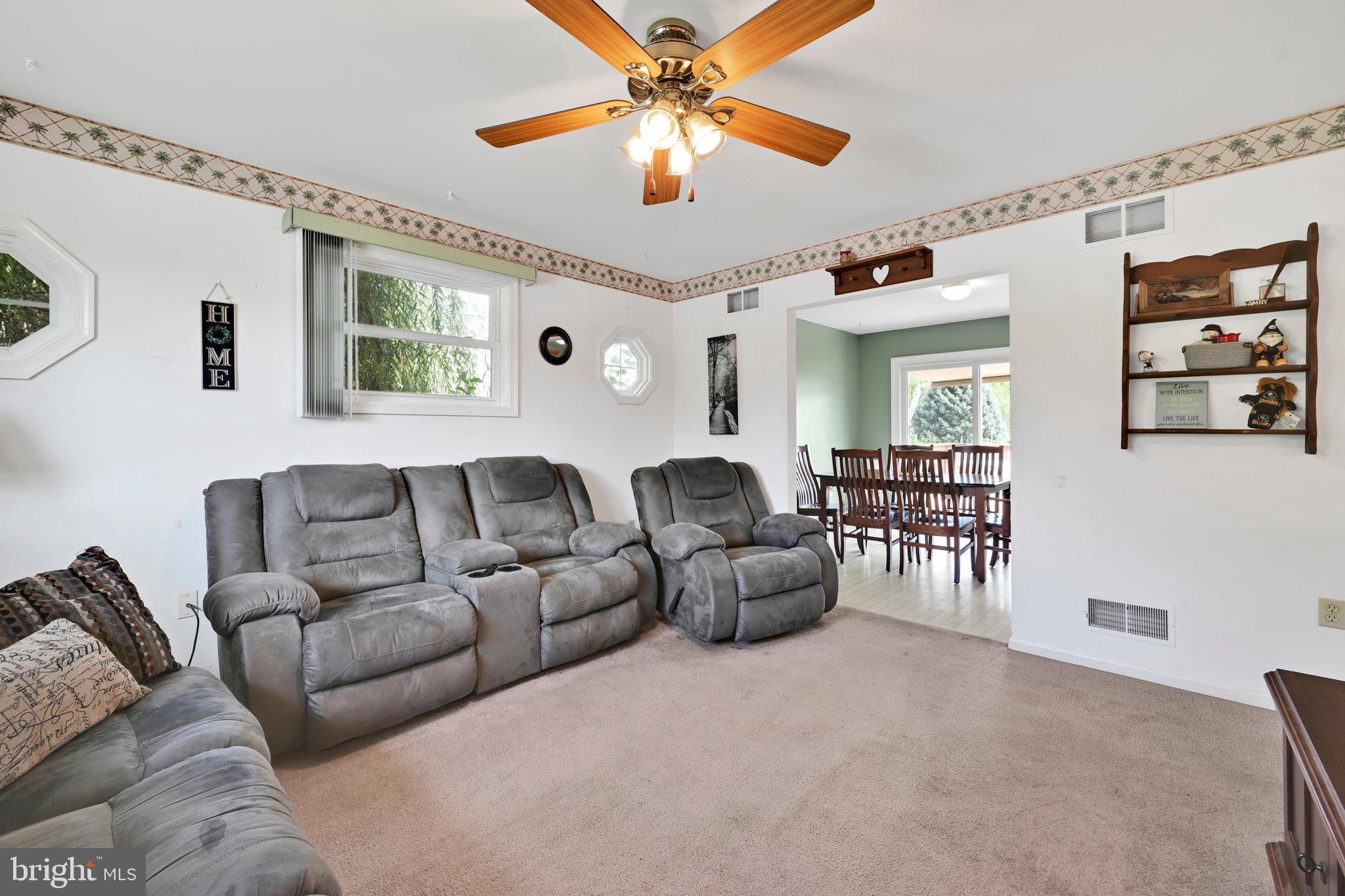 4 EDGEMONT LANE
