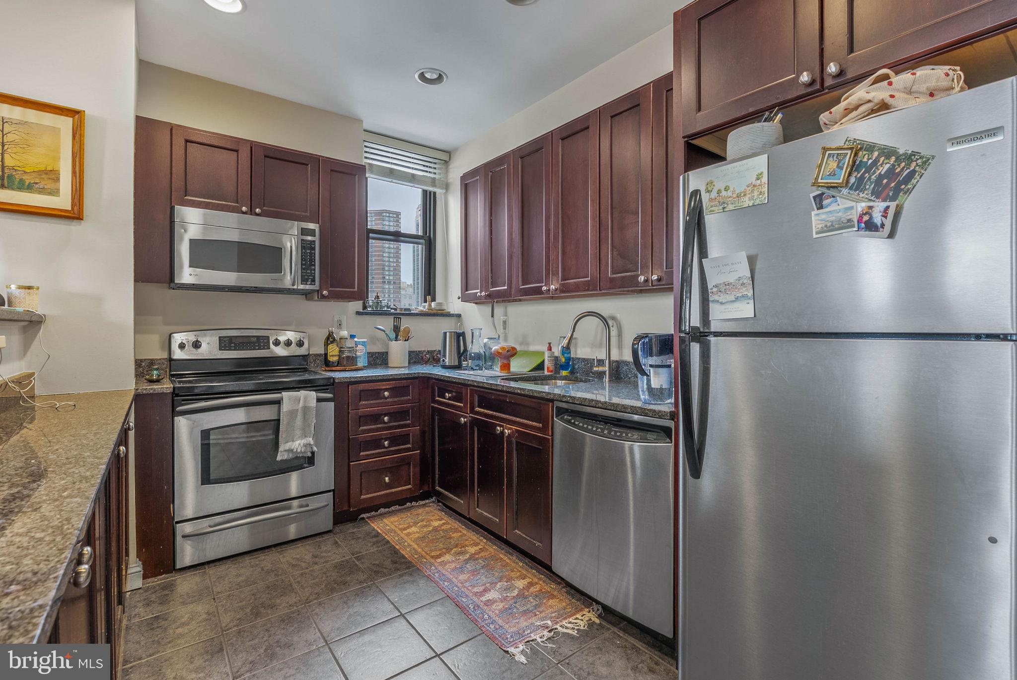 WASHINGTON SQ WEST - Residential