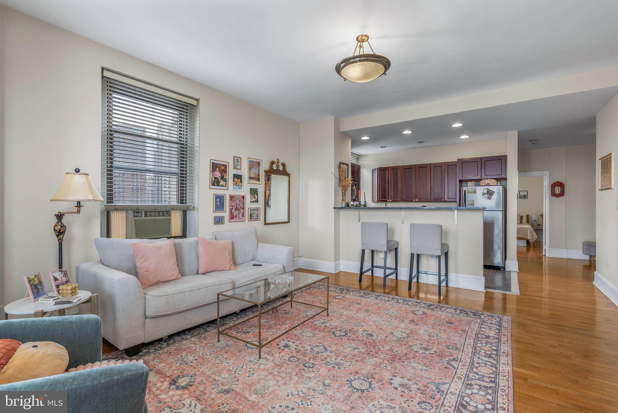 WASHINGTON SQ WEST - Residential