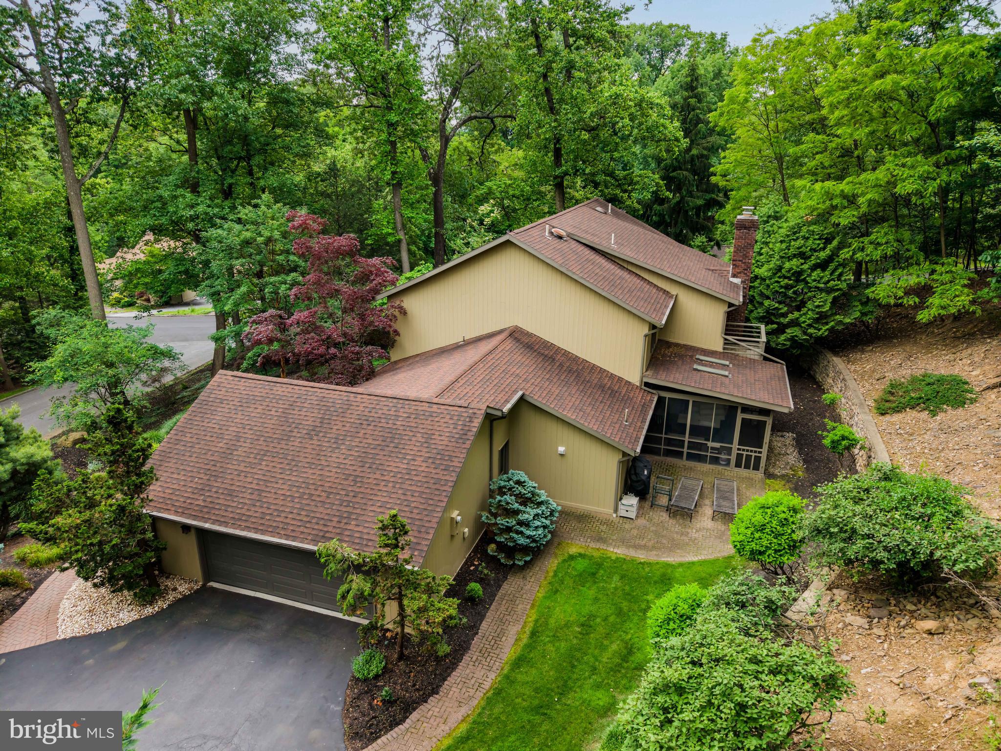 4700 LAUREL DRIVE