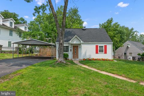 296 MANASSAS DRIVE MANASSAS PARK VA 20111