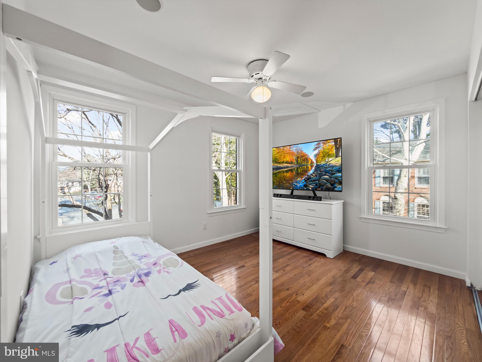 SHADOW OAK - Residential