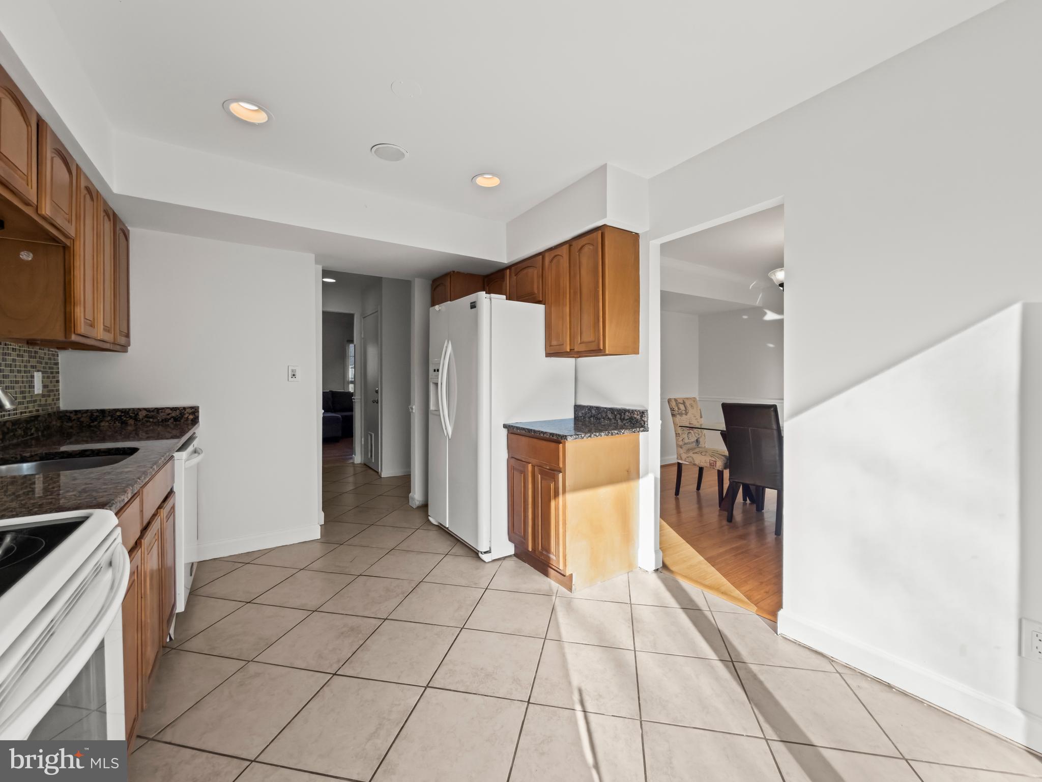 SHADOW OAK - Residential