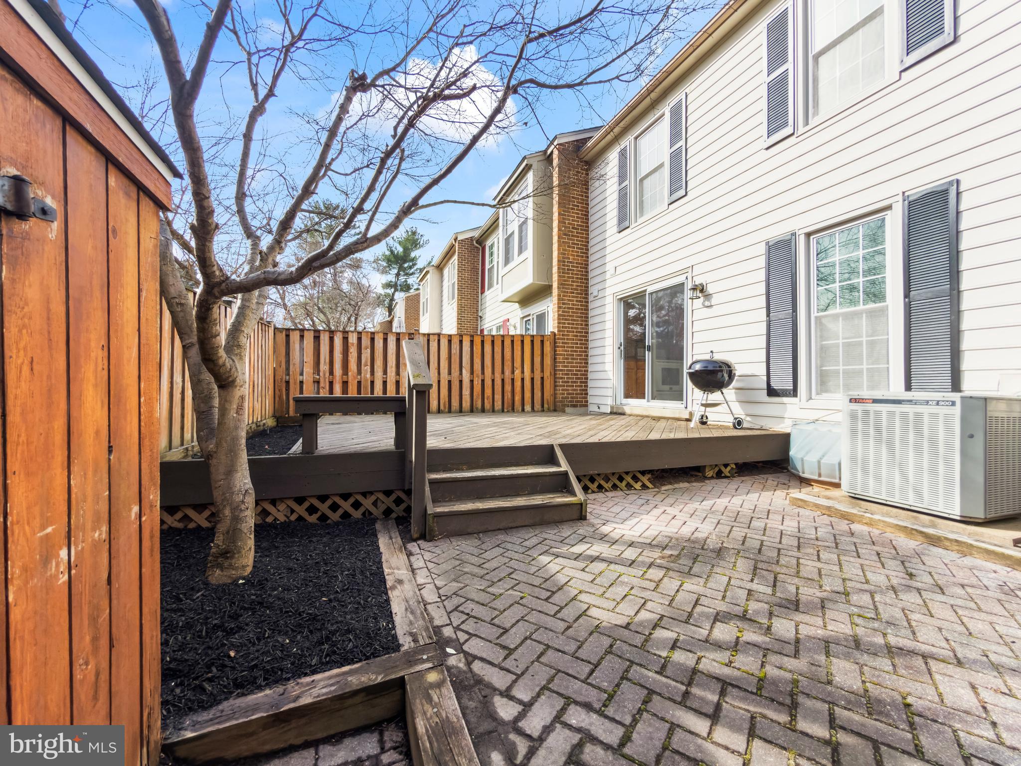 SHADOW OAK - Residential