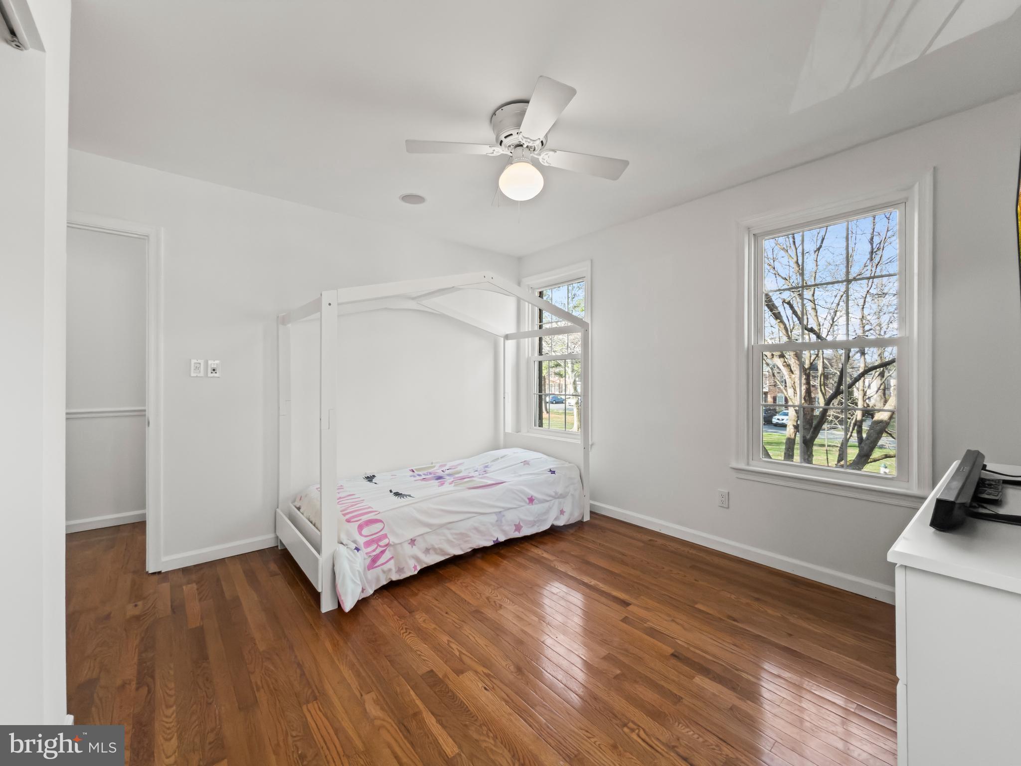 SHADOW OAK - Residential