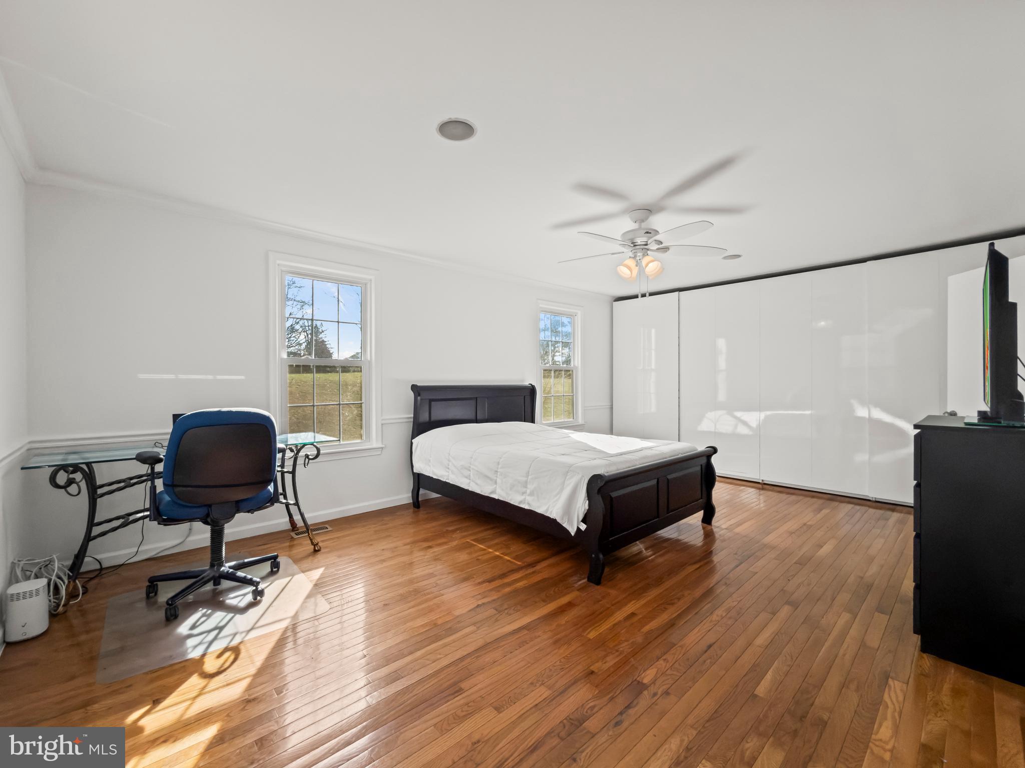 SHADOW OAK - Residential