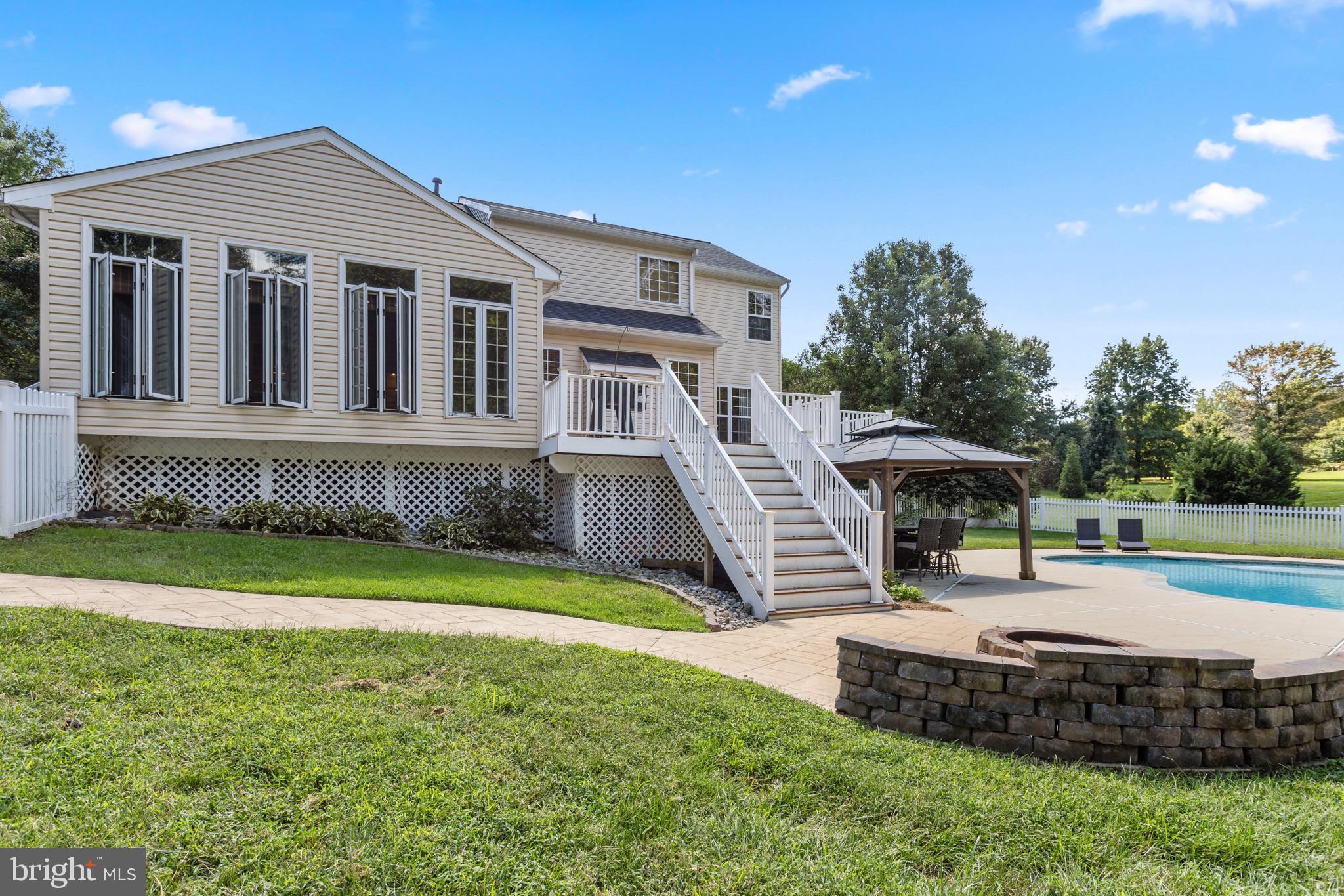 1535 BILTMORE COURT