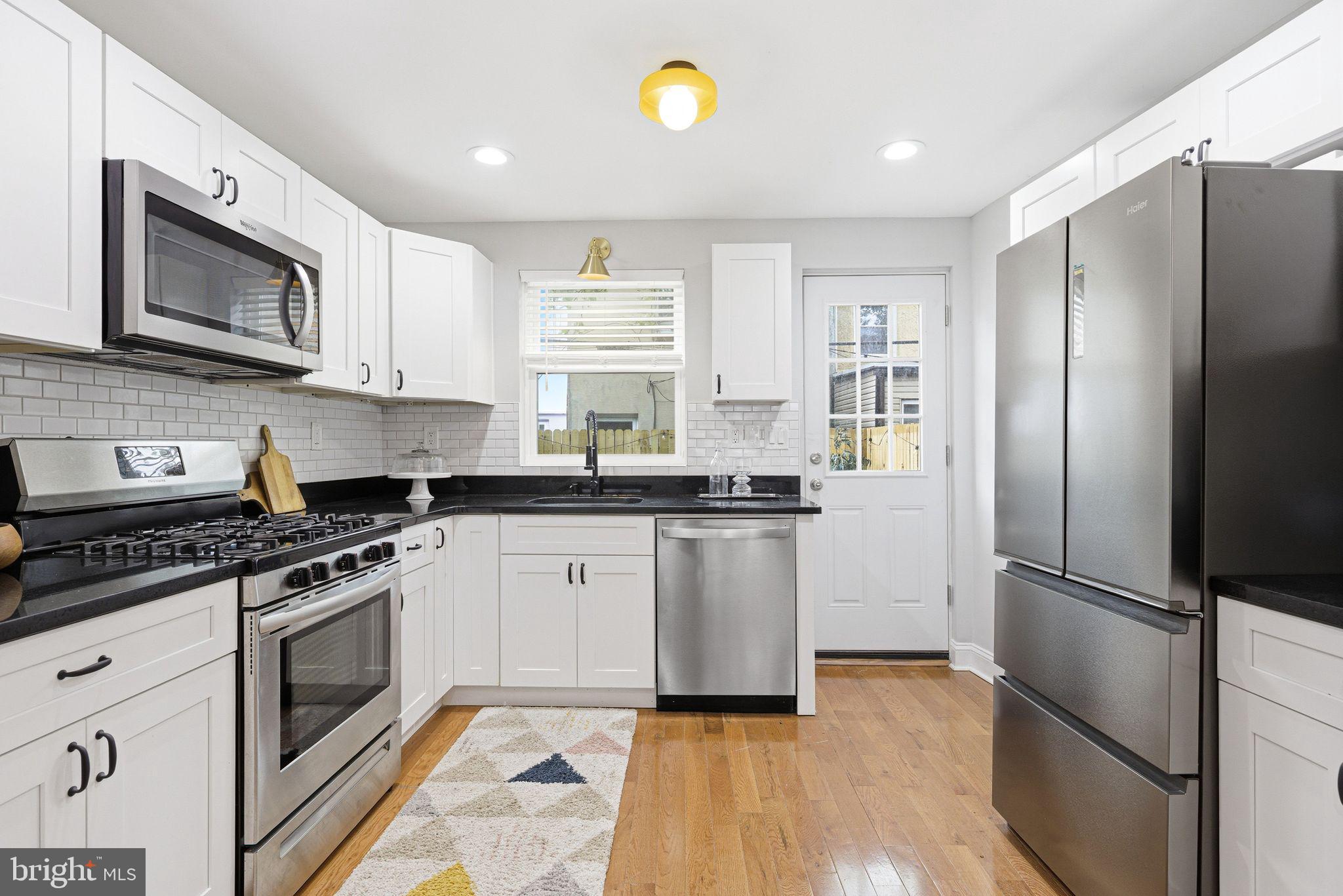 DICKINSON NARROWS - Residential