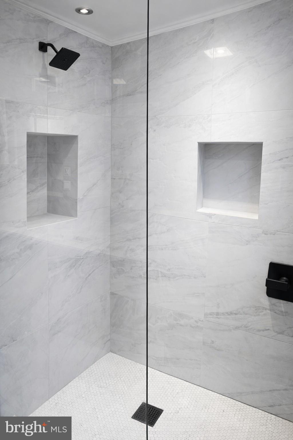 WEST SIDE - Residential