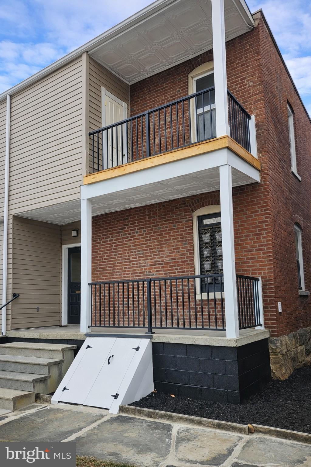 WEST SIDE - Residential