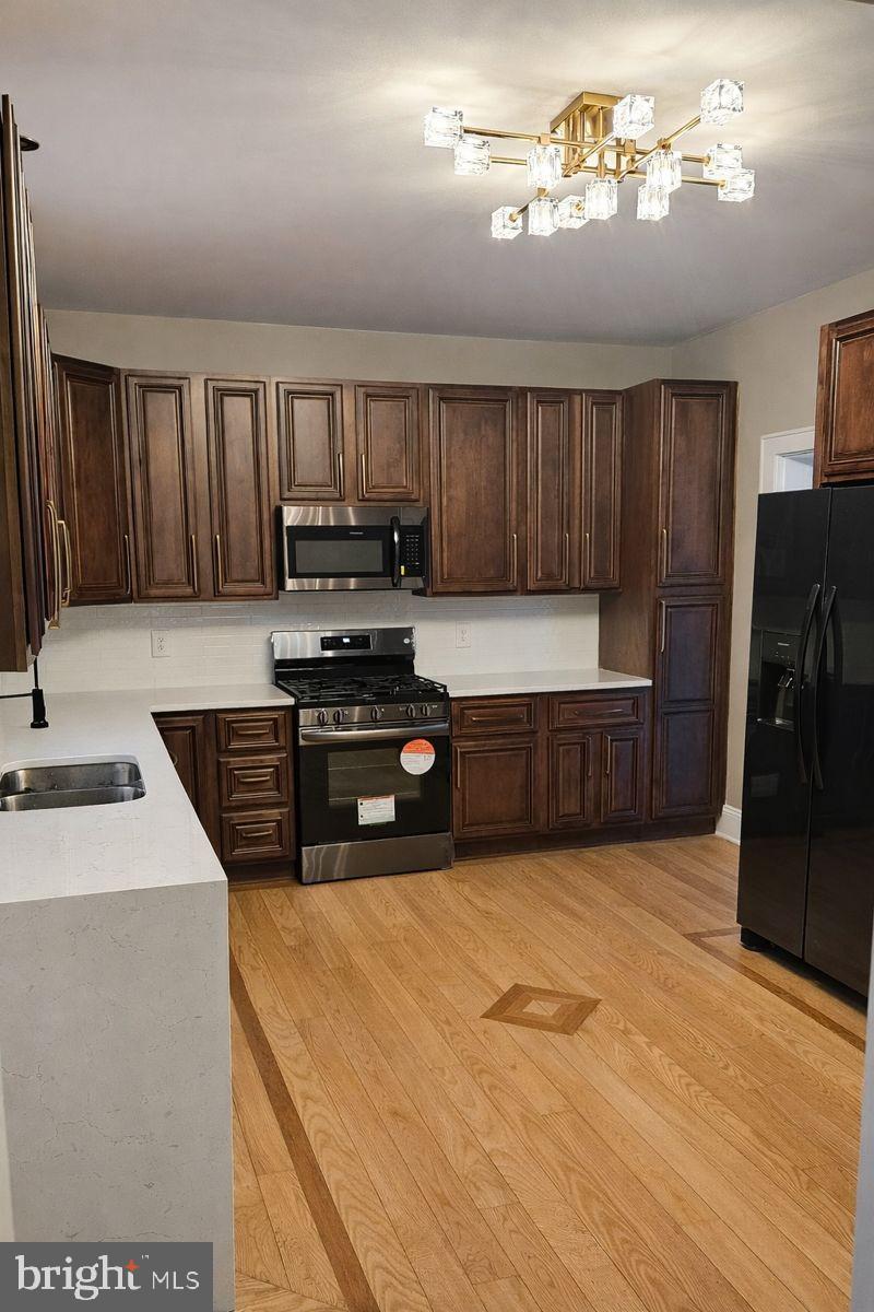 WEST SIDE - Residential