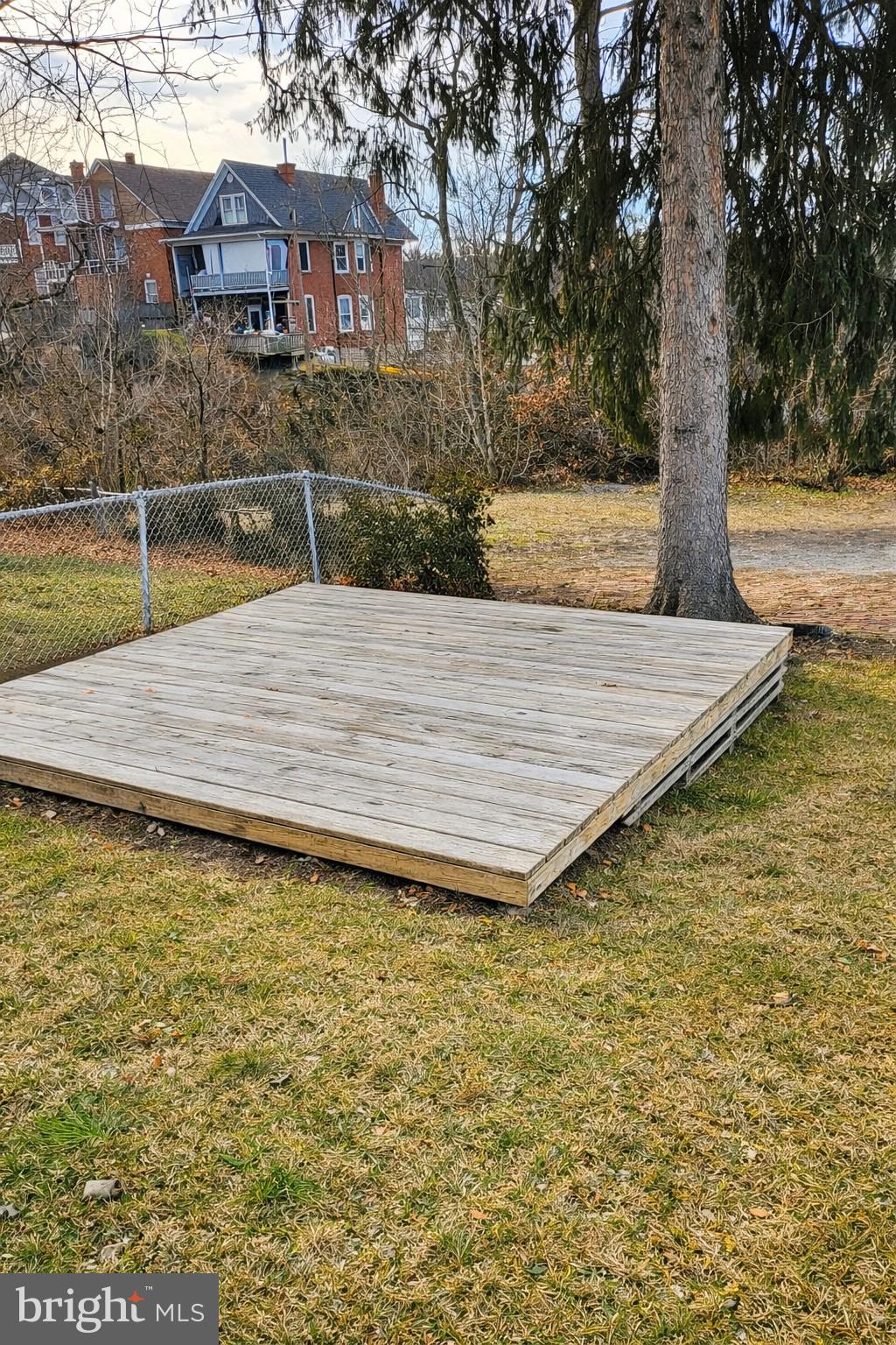 WEST SIDE - Residential