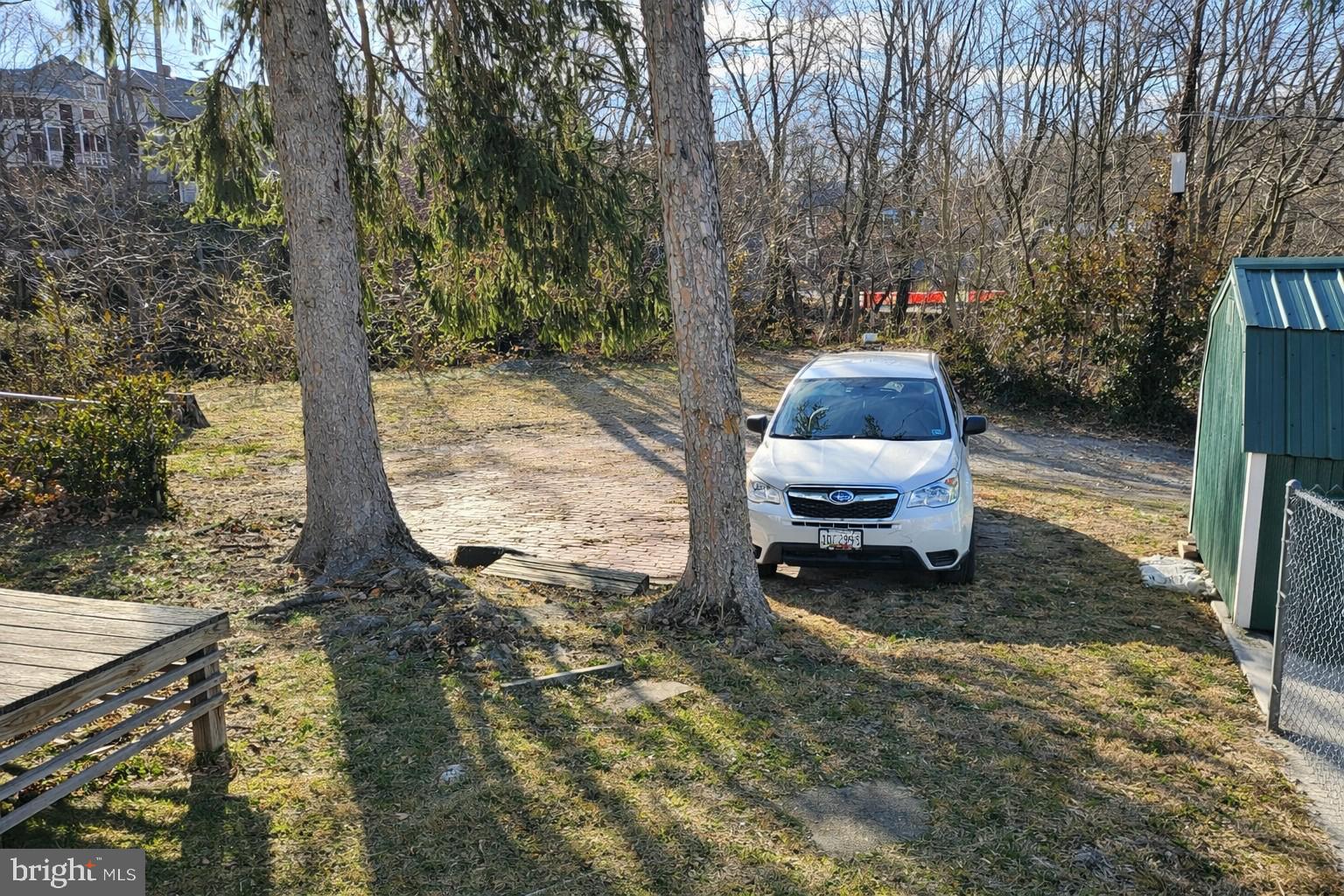 WEST SIDE - Residential