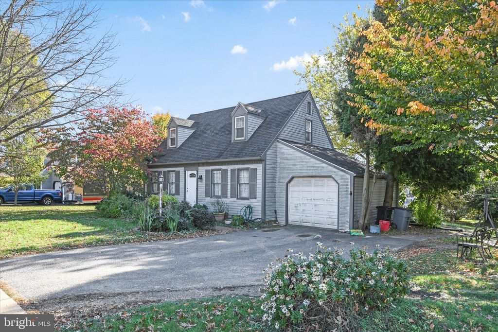 Photo of 338 Delp Road, Lancaster, PA 17601 (MLS # PALA2043084)