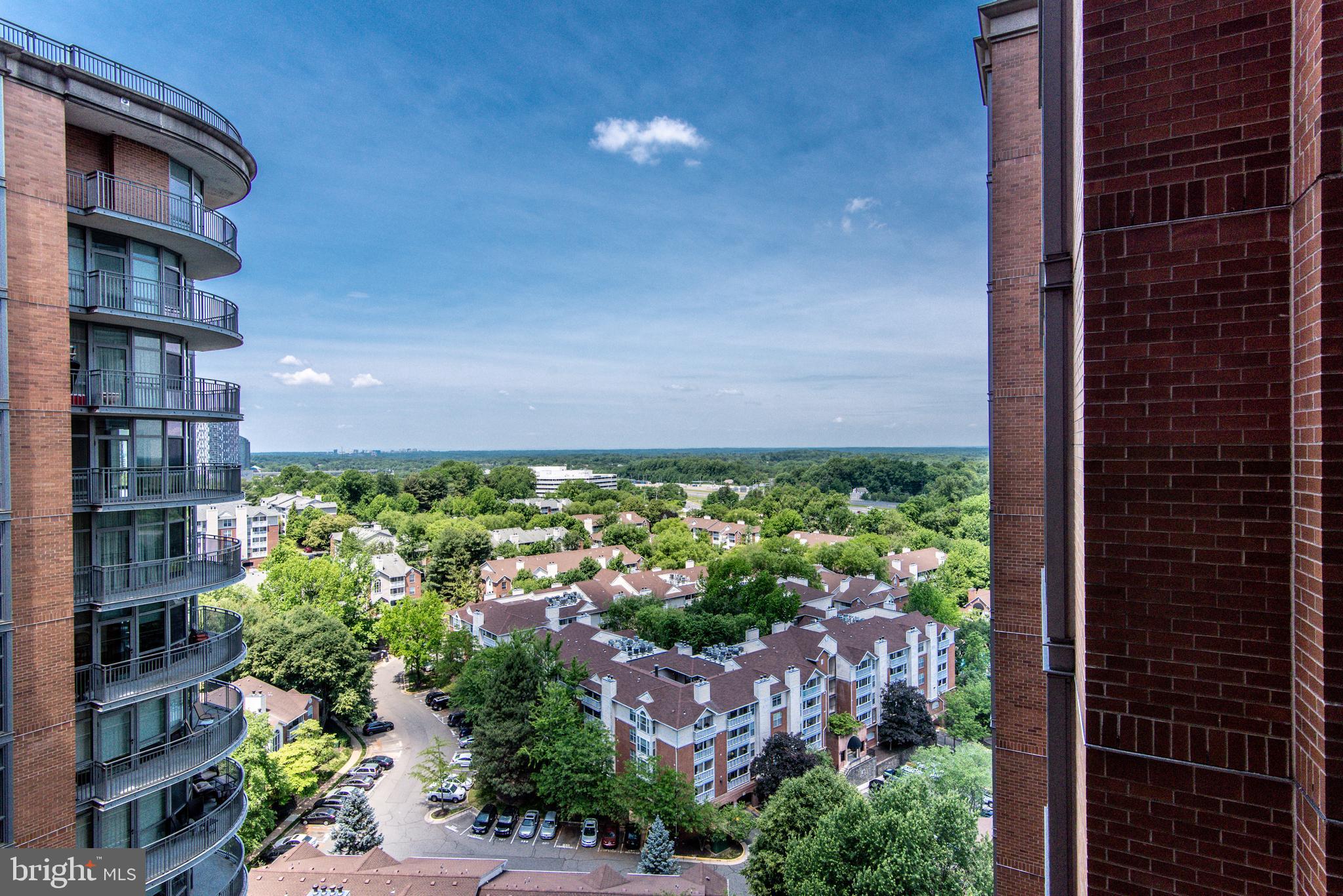 THE LOFTS AT PARK CREST - Residential Lease
