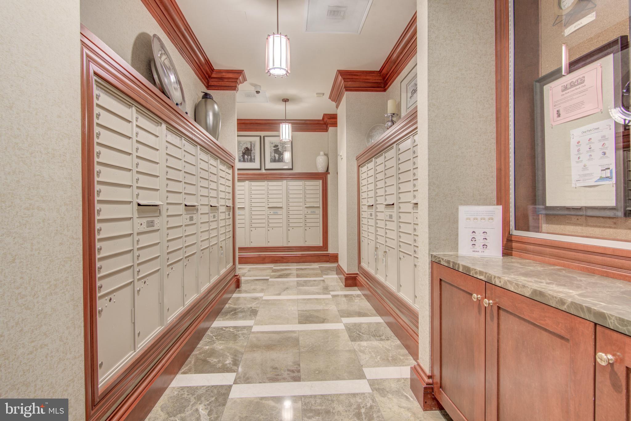 THE LOFTS AT PARK CREST - Residential Lease