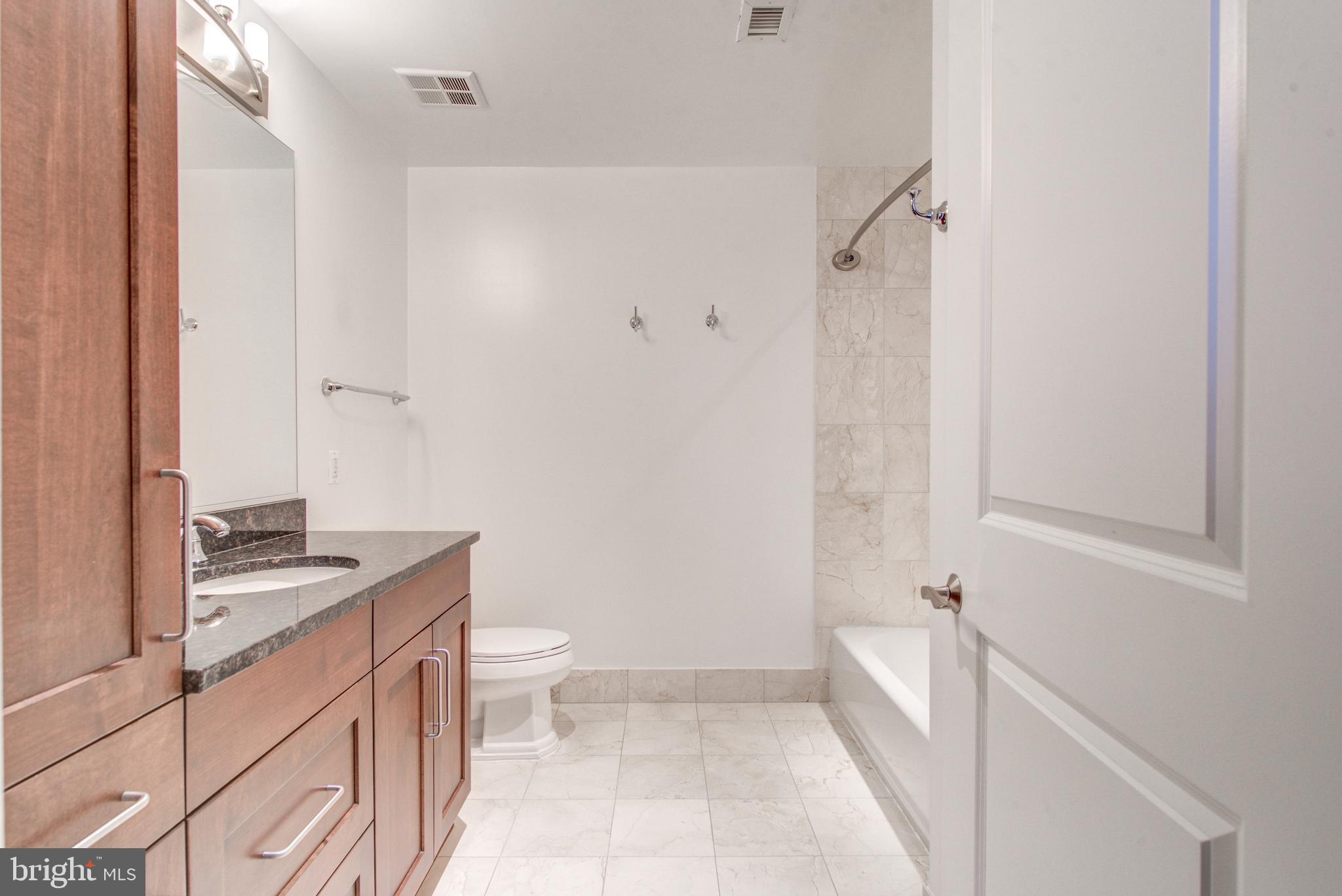 THE LOFTS AT PARK CREST - Residential Lease