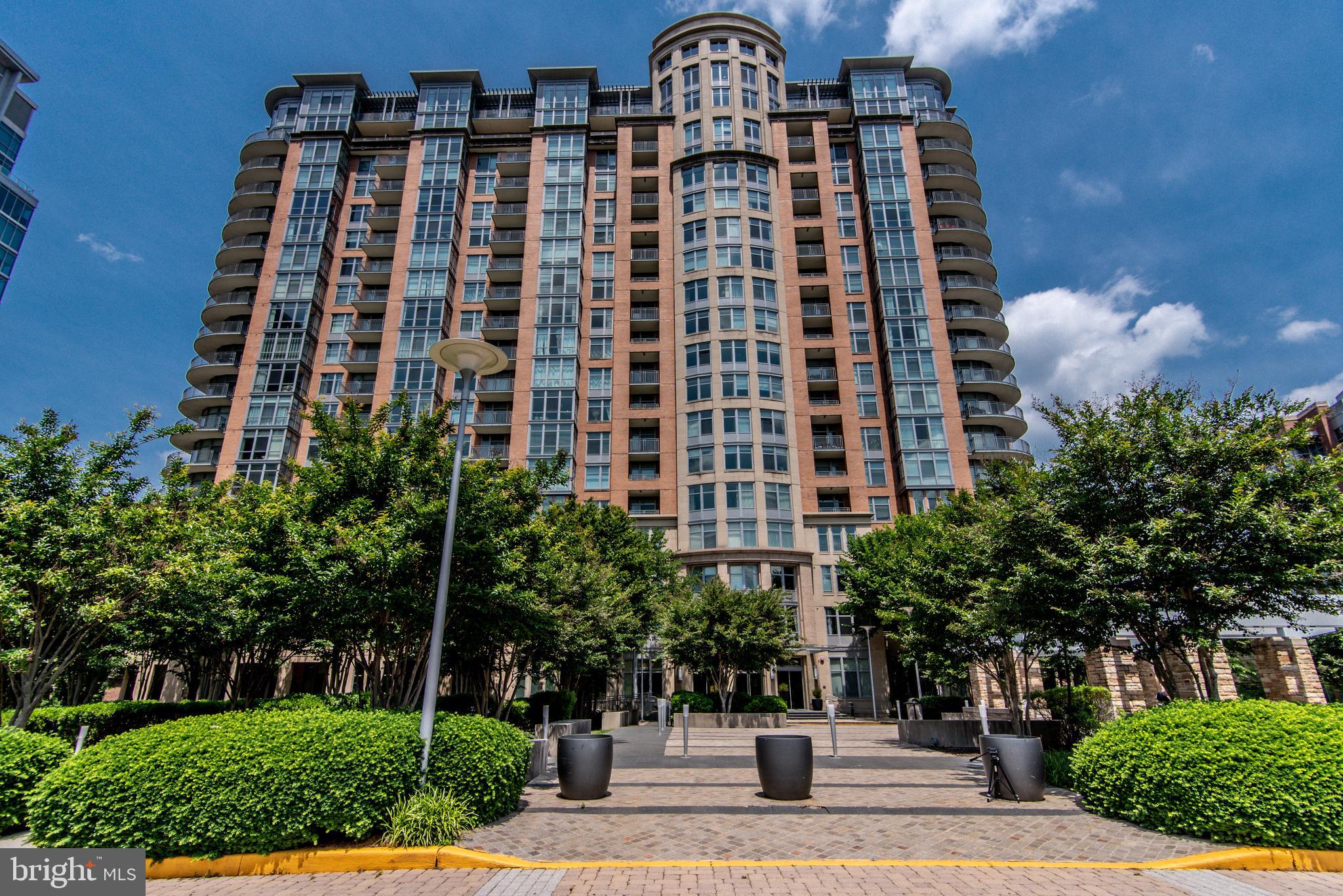 THE LOFTS AT PARK CREST - Residential Lease