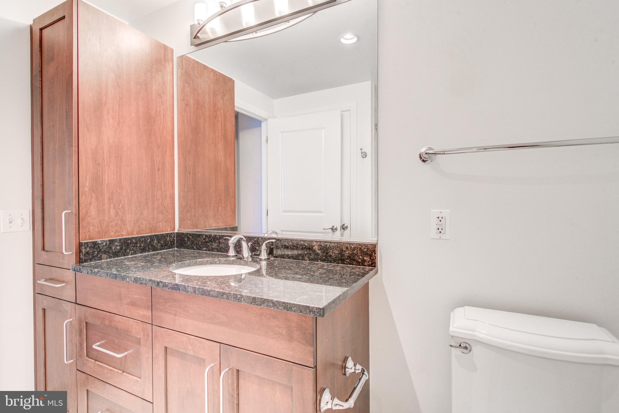 THE LOFTS AT PARK CREST - Residential Lease