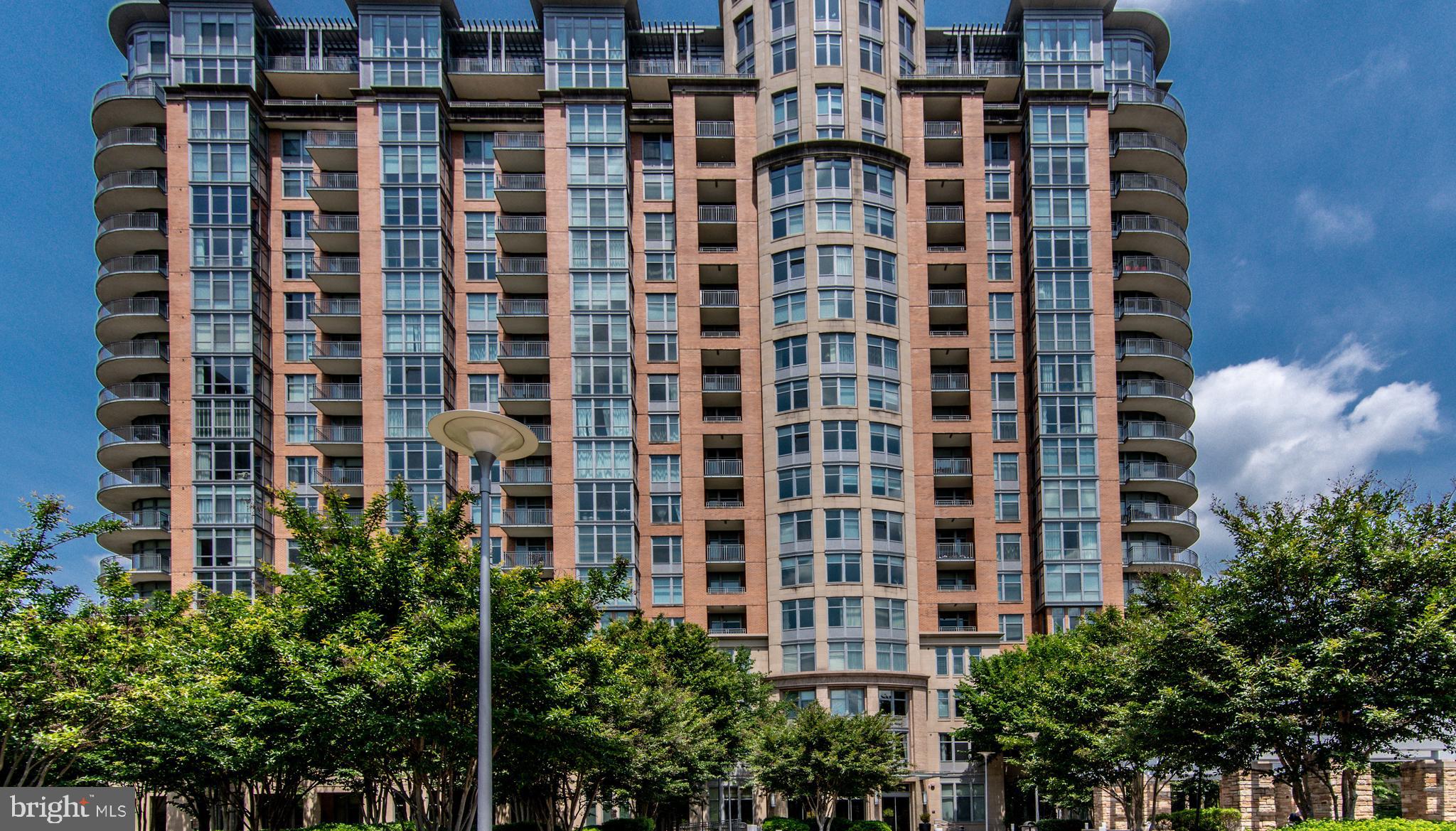 THE LOFTS AT PARK CREST - Residential Lease