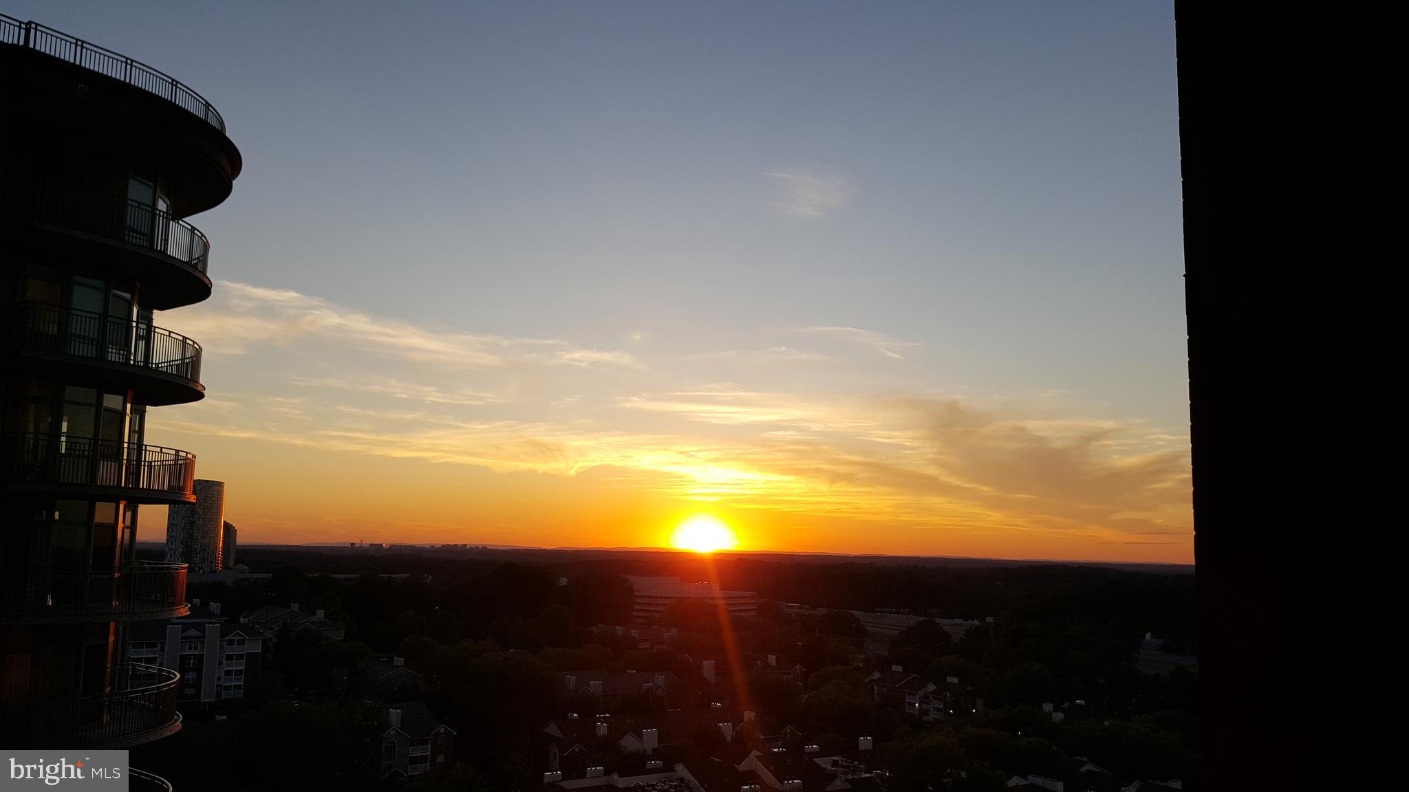 THE LOFTS AT PARK CREST - Residential Lease