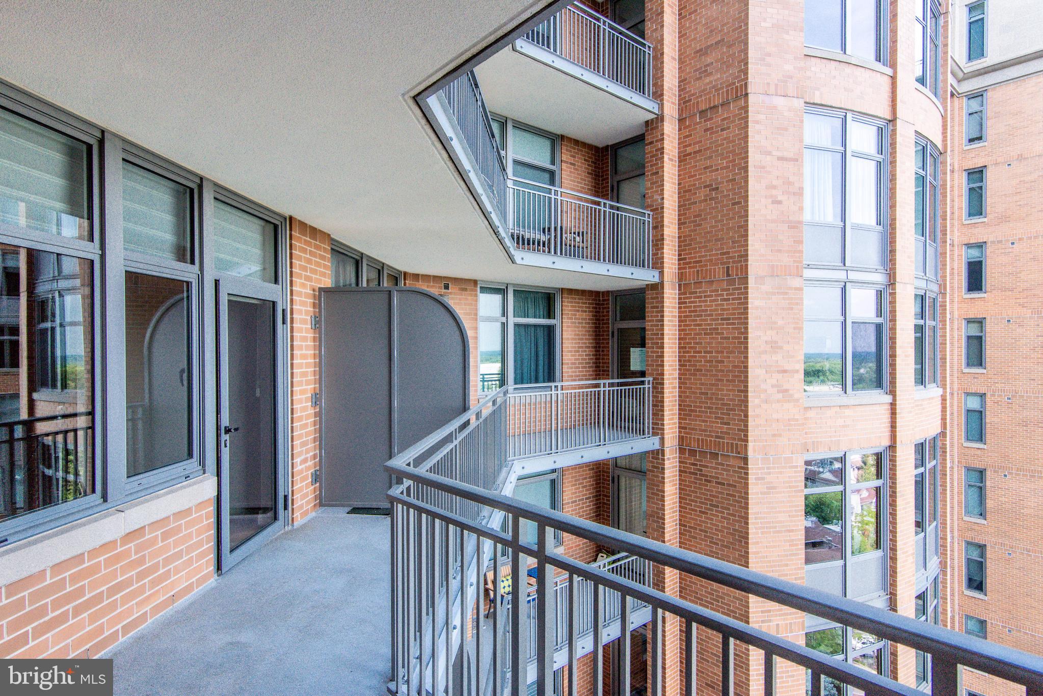 THE LOFTS AT PARK CREST - Residential Lease