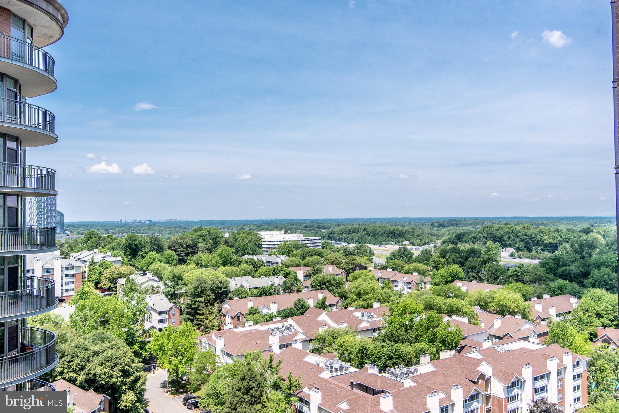 THE LOFTS AT PARK CREST - Residential Lease