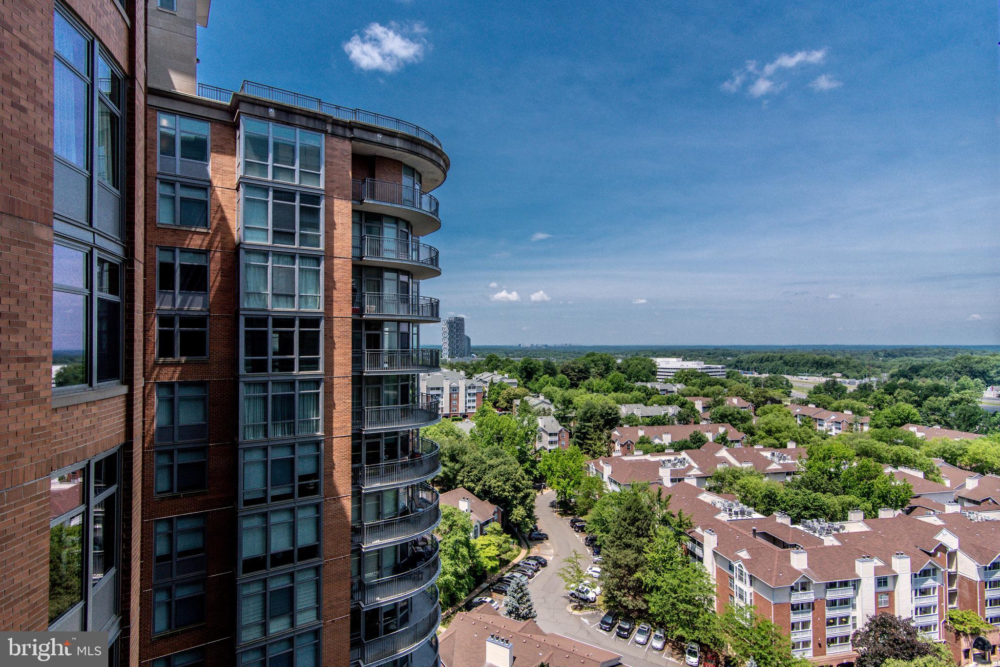 THE LOFTS AT PARK CREST - Residential Lease